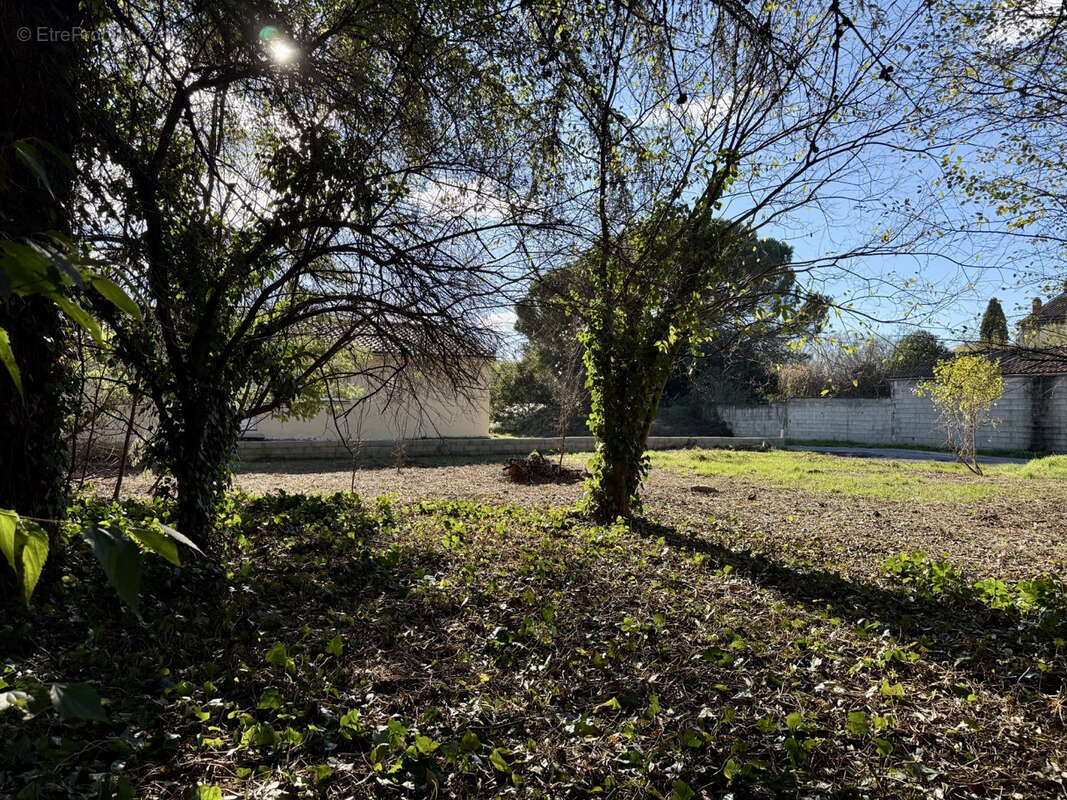 Belles parcelles centre de saint privat - photo 8