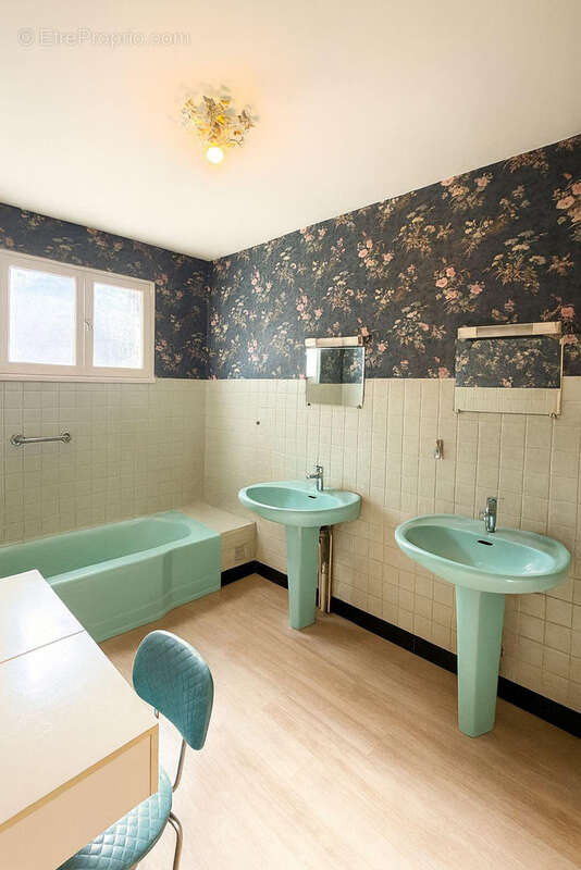 Maison à VERRIERES-LE-BUISSON