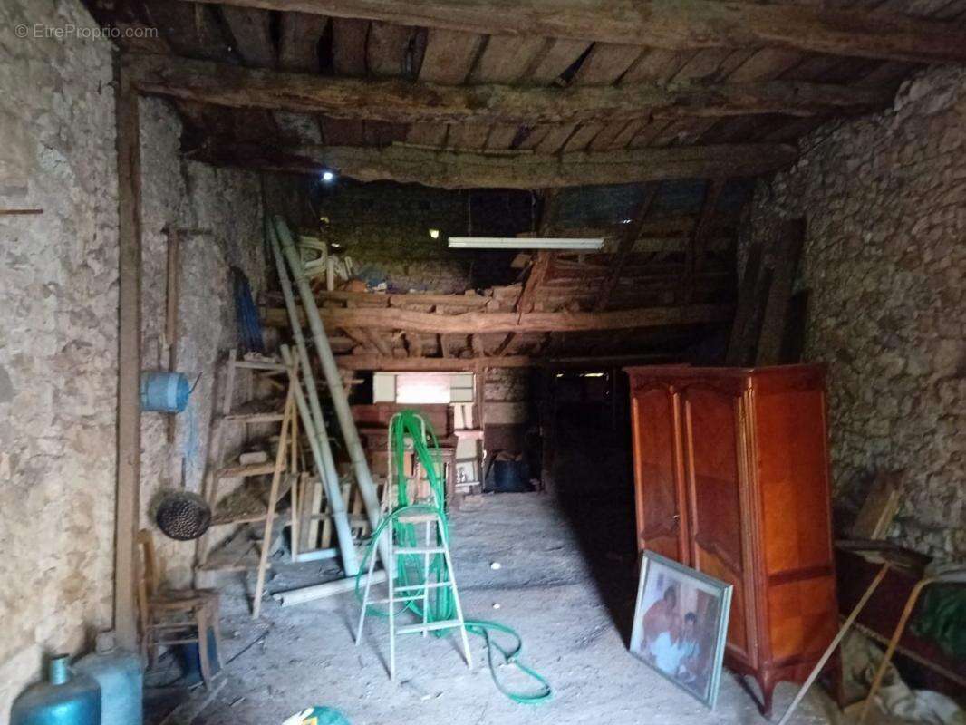 Commerce à SAINT-PARDOUX-LA-RIVIERE