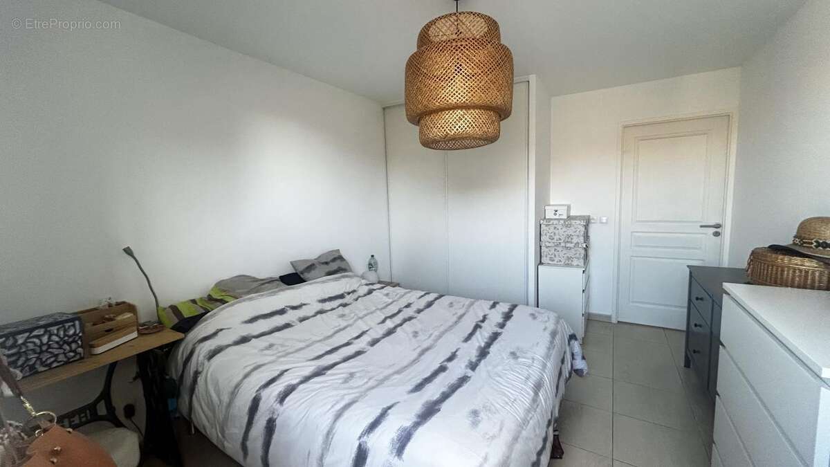Appartement à MARSEILLE-4E