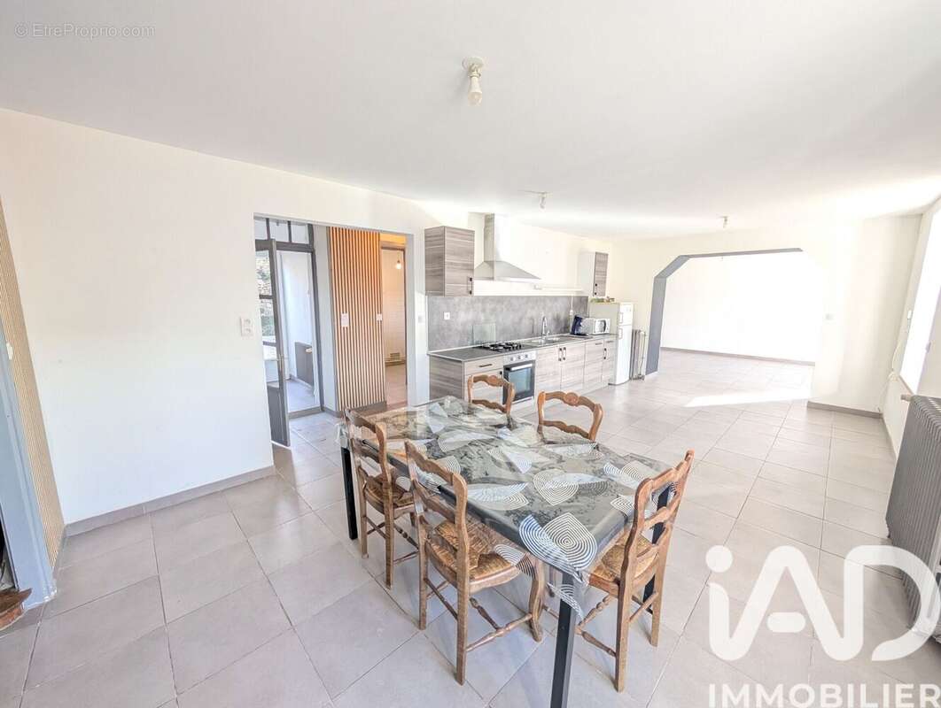 Photo 3 - Appartement à LUSSAC-LES-CHATEAUX