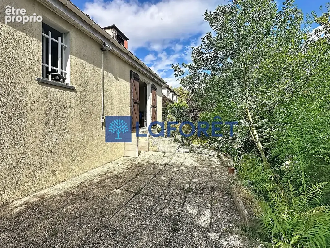 Maison familiale au calme absolu - 3 chambres de plain-pied, combles aménagés et beau terrain arboré - photo 8