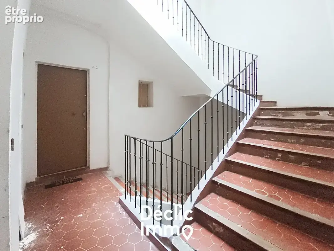 2 appartements a vendre - 1er et 2eme etage - 77m2 - a renover entierement - grasse - photo 3