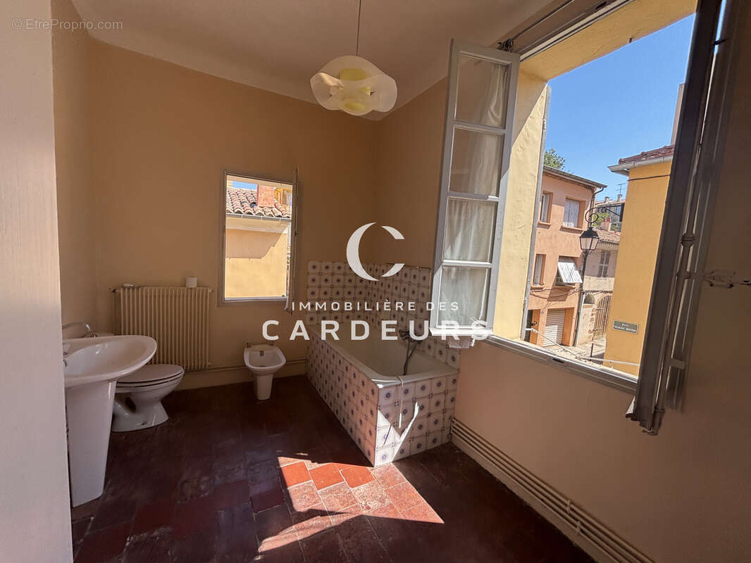 Appartement à AIX-EN-PROVENCE