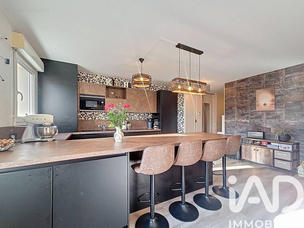 Appartement 90 m² à Allonzier-La-Caille  - photo 1