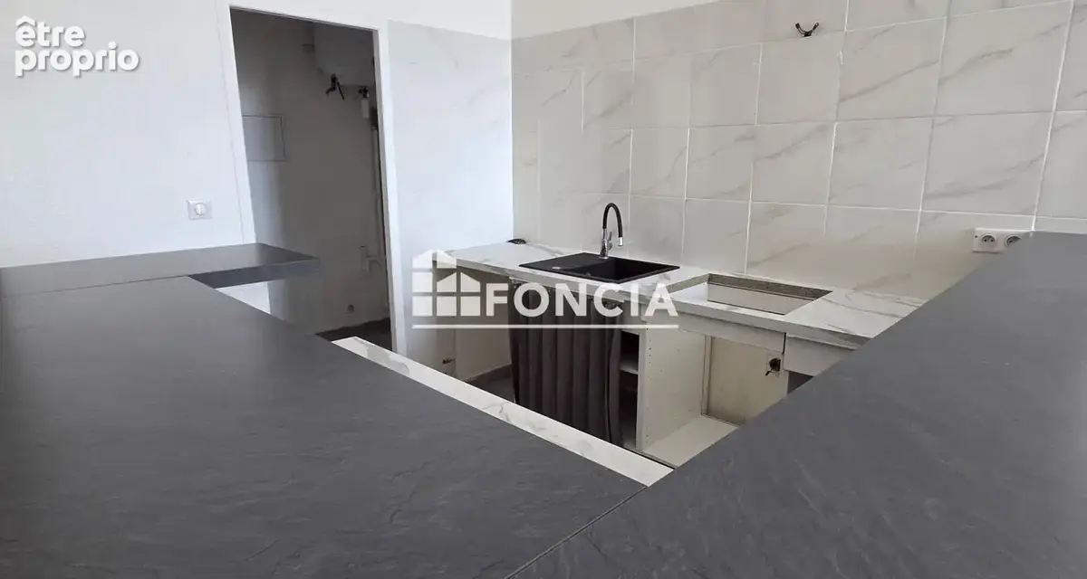 Valensole, très bel et spacieux appartement T3 de 70 m2 entièrement refait à neuf - photo 2
