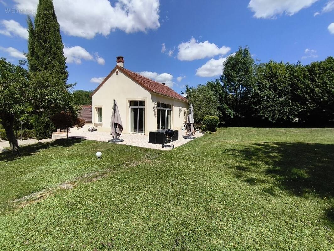 Maison à NESLES-LA-VALLEE