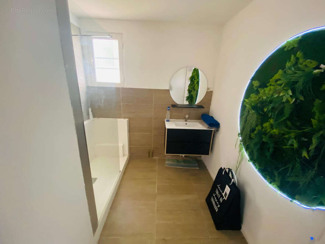 Maison à SAINT-LAURENT-DE-LA-SALANQUE