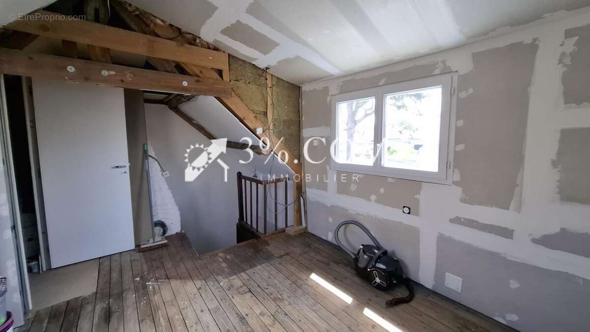 Maison à FEUQUIERES-EN-VIMEU