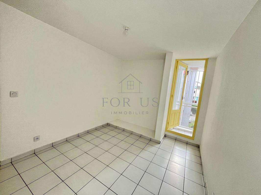 Appartement à LES ABYMES