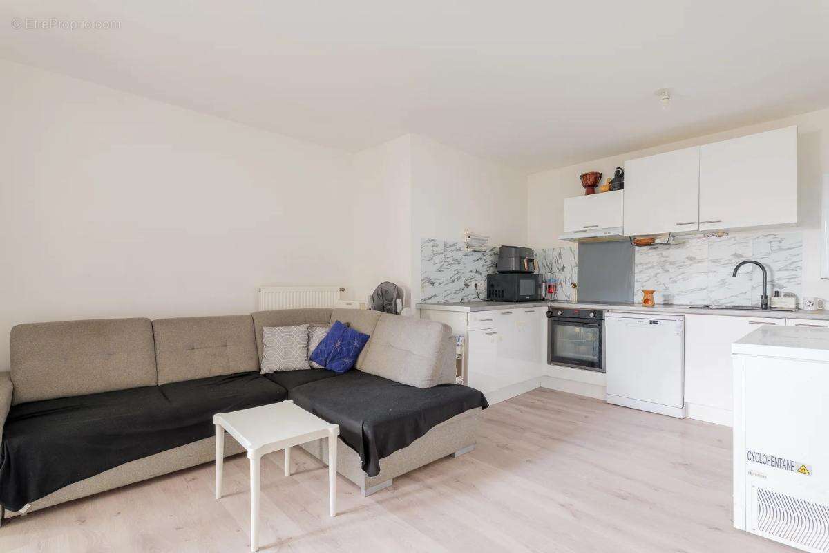 Appartement à LE BLANC-MESNIL