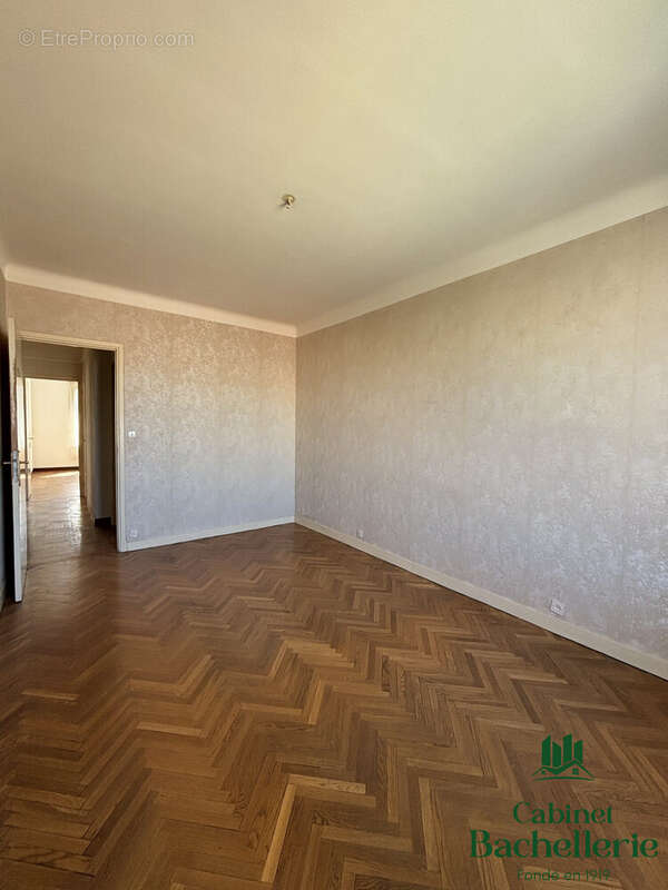 Appartement à MARSEILLE-6E