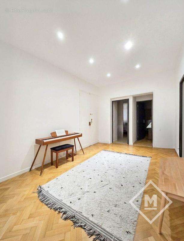 Superbe appartement T4 de 92m² avec climatisation, au 1er étage à Marseille 8ème - Carré d'Or - photo 19