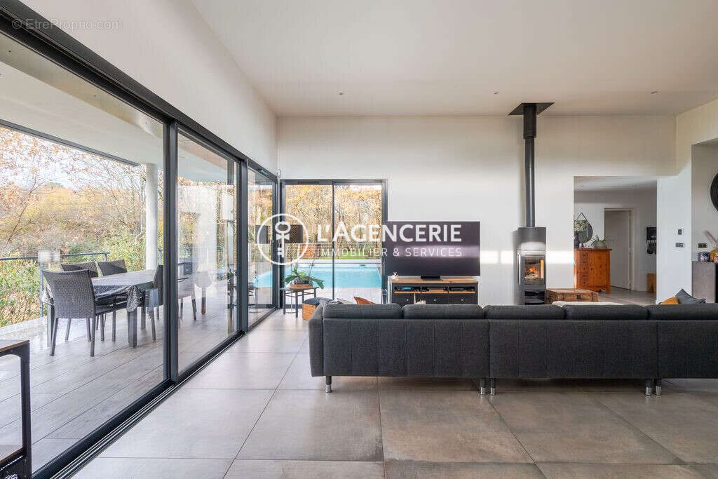 Maison à LE HAILLAN