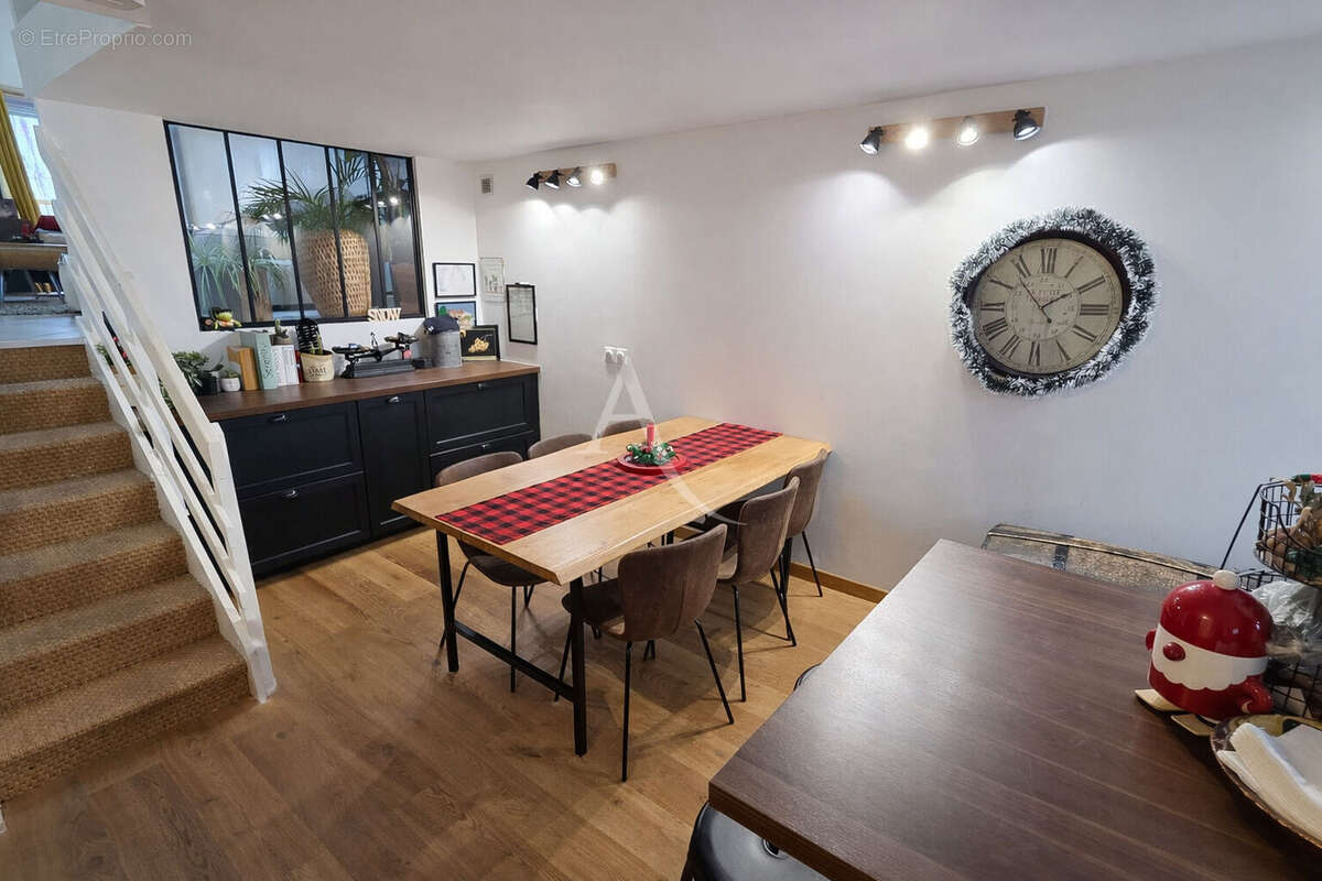 Appartement à TORCY