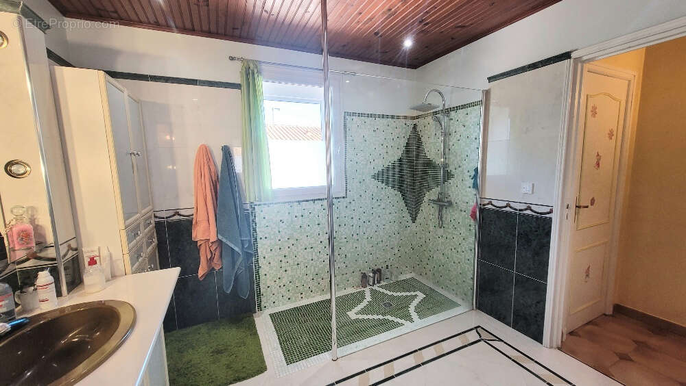 Maison à SAINTE-VALIERE