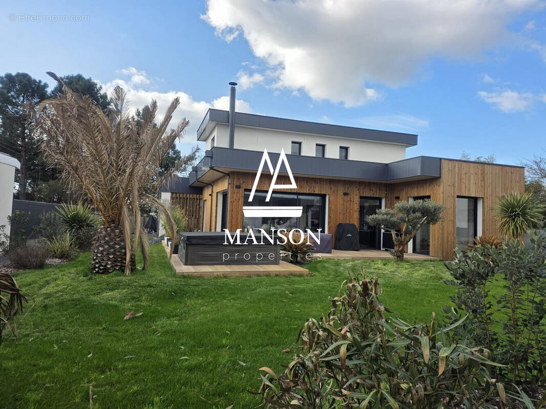 Maison à LE HAILLAN