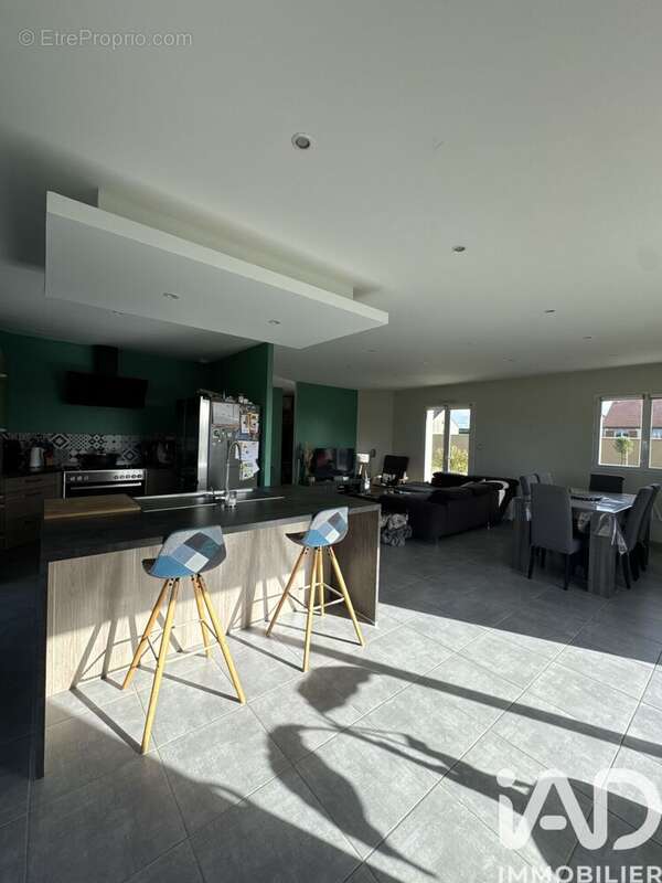 Maison 122 m² à Etrechy  - photo 2