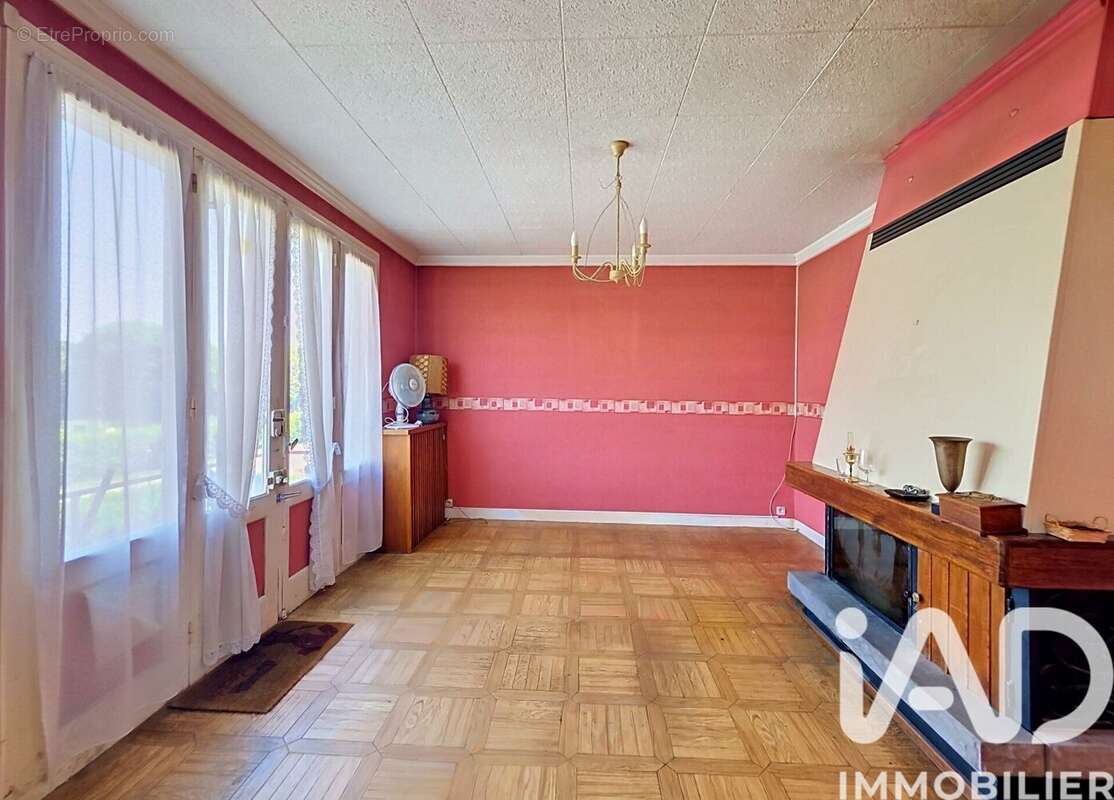 Maison 64 m² à Saint-Paterne-Racan  - photo 4