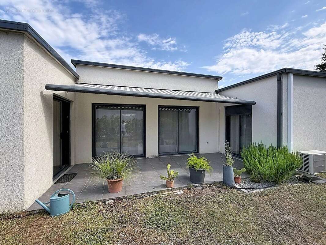 Maison contemporaine toit plat - Quartier calme et recherché - photo 2