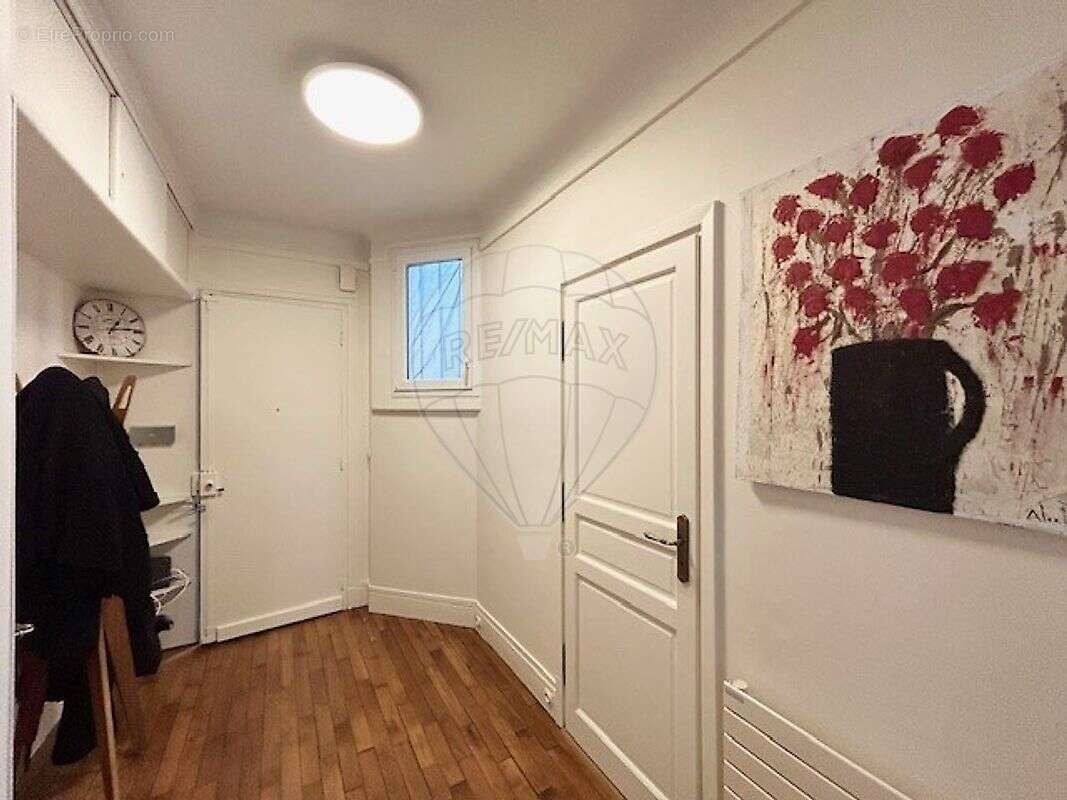 Appartement à PARIS-16E