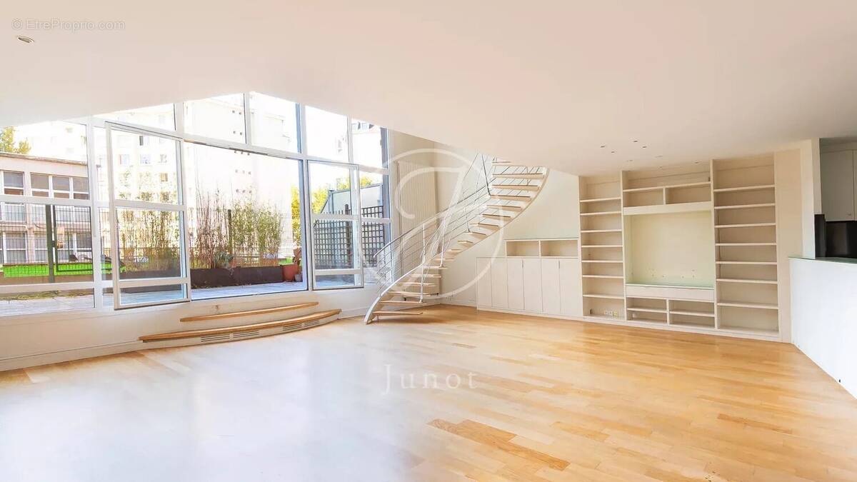 Appartement à PARIS-19E