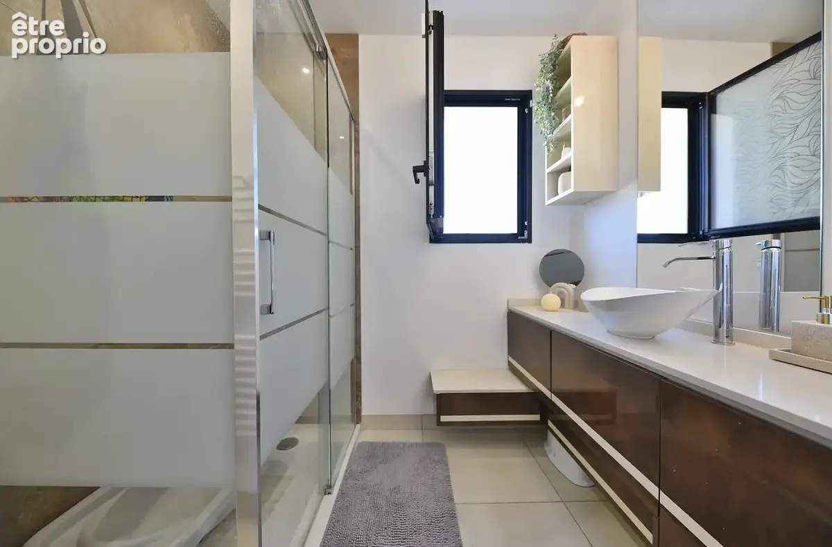 Uzès - Villa contemporaine avec piscine chauffée et jardin - photo 12