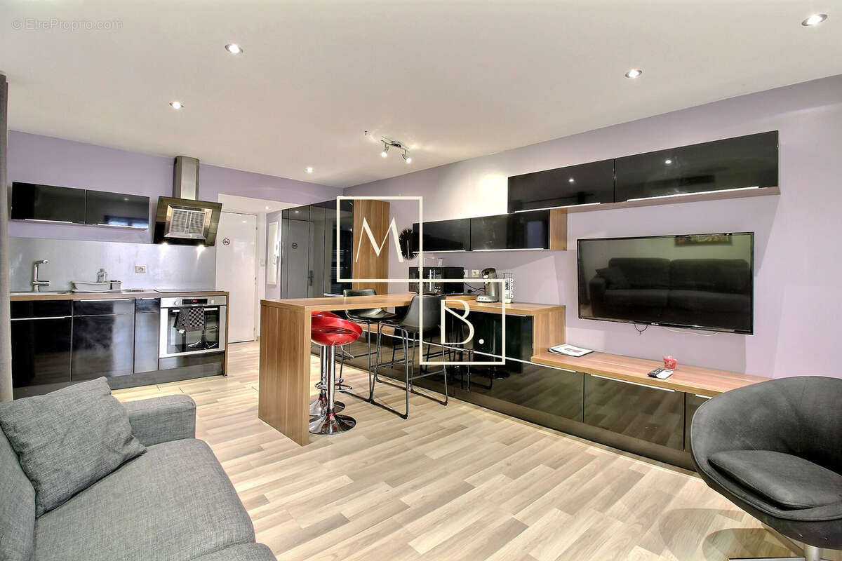 AGDE, Centre historique, appartement T2 meublé de 38 m2 avec terrasse/patio. - photo 4