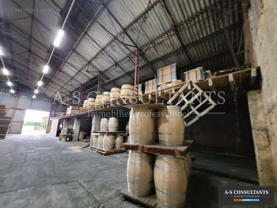 Commerce à MORAS-EN-VALLOIRE