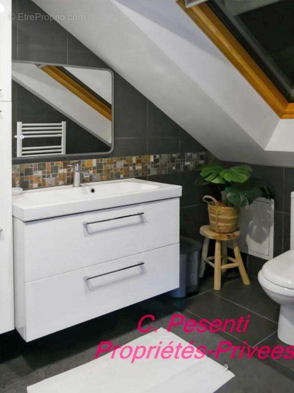 Maison à SAINT-THIBAULT-DES-VIGNES