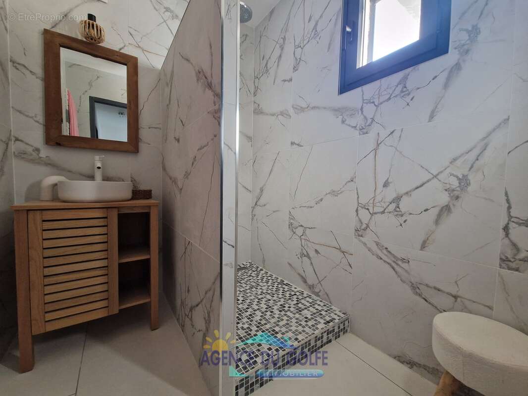 Villa contemporaine T 5 avec piscine sur 1792 m² de terrain - photo 16