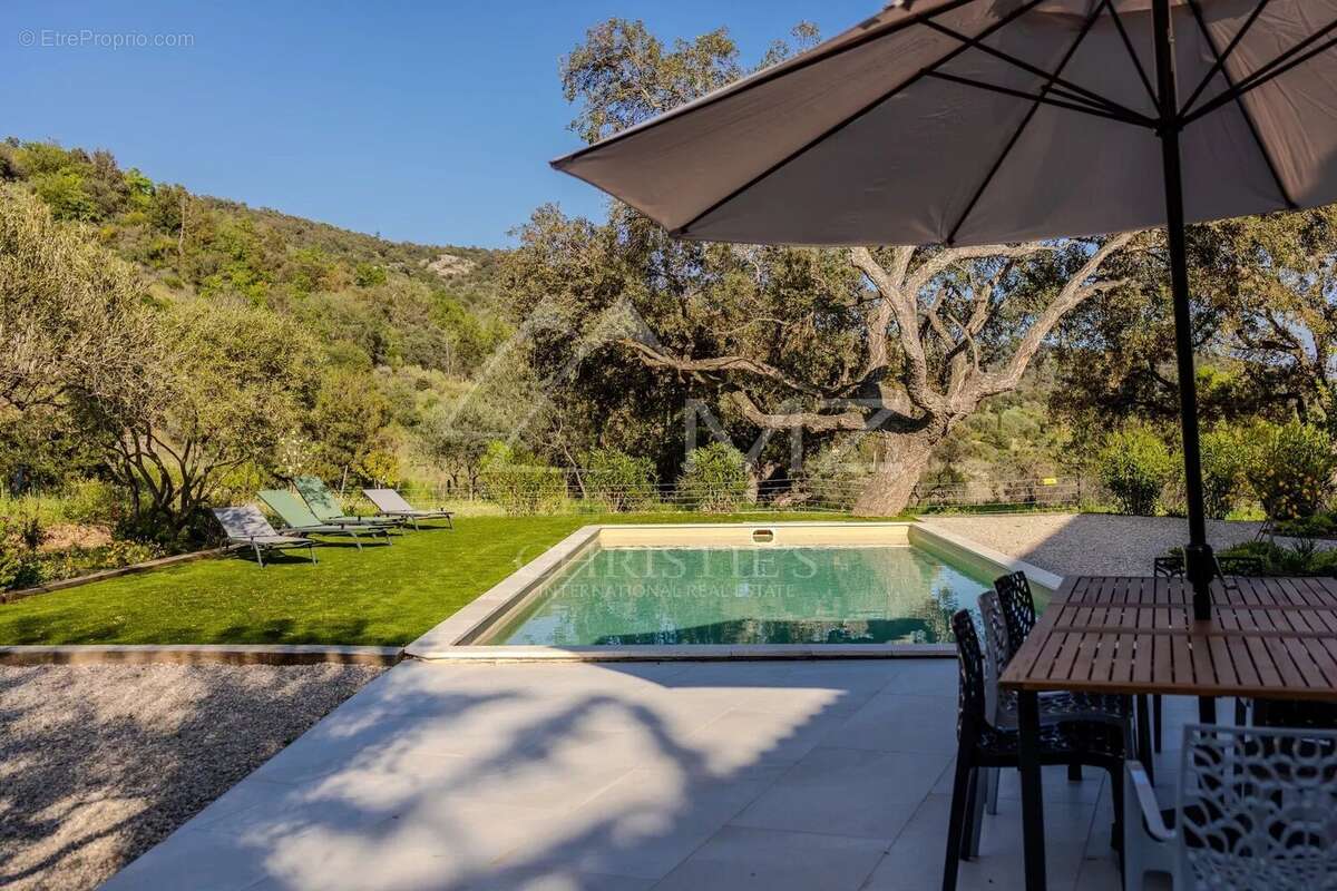 Maison à PLAN-DE-LA-TOUR