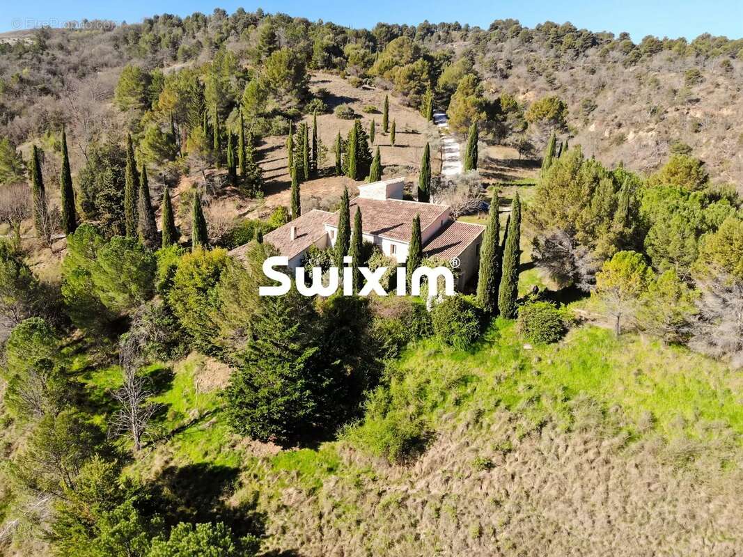 Domaine d'exception de 90 hectares au cœur de la Haute-Provence - photo 2