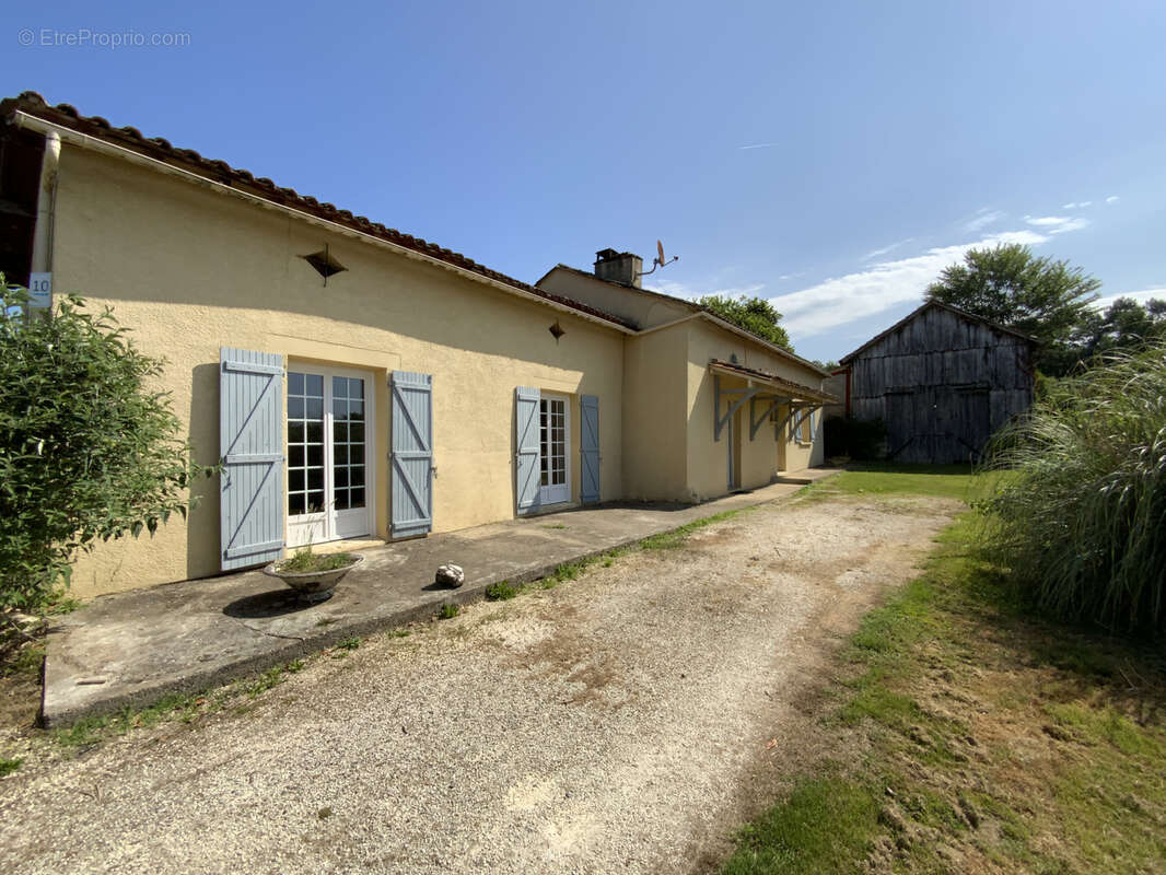 Maison à LIORAC-SUR-LOUYRE