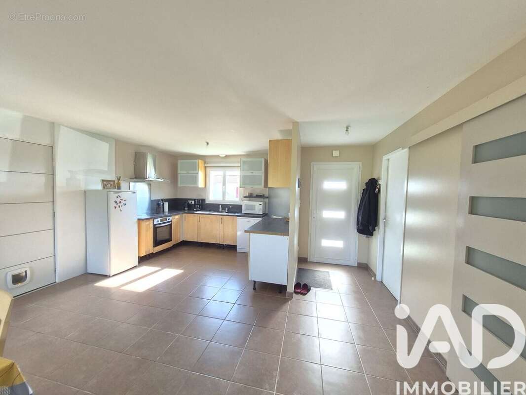 Photo 2 - Maison à BEAULIEU-SOUS-LA-ROCHE