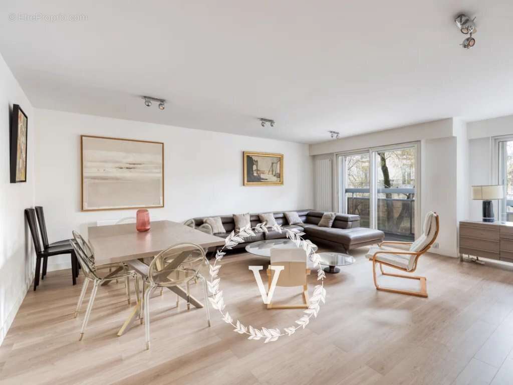 Appartement à PARIS-14E