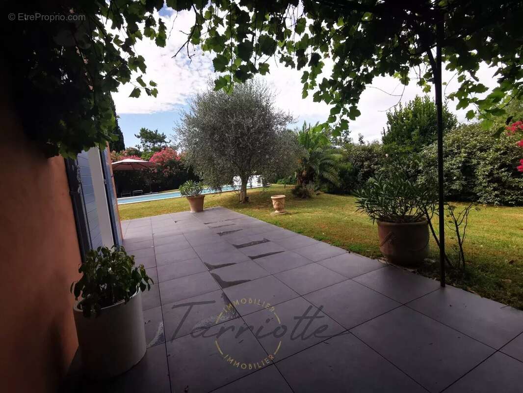 VILLA - 10672 - photo 30