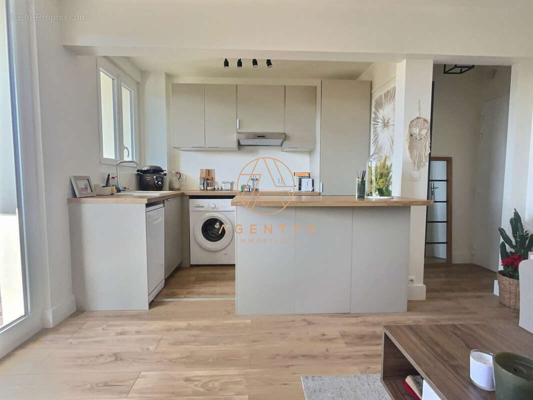 Appartement à SAINT-MAUR-DES-FOSSES