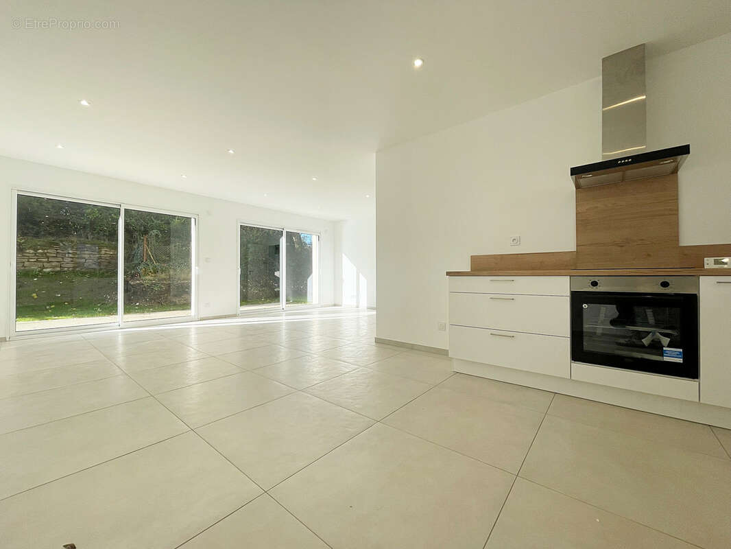 Maison à SEREZIN-DE-LA-TOUR