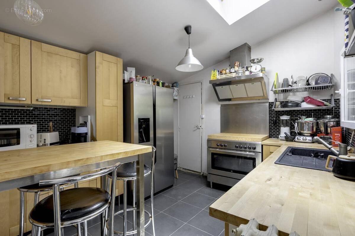 Maison 137 m² à Begles  - photo 6