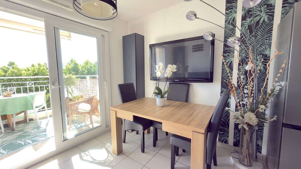 Appartement à SAINT-LAURENT-DU-VAR