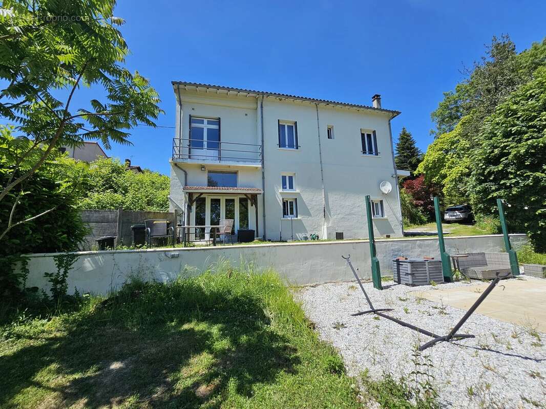 Maison à CONFOLENS