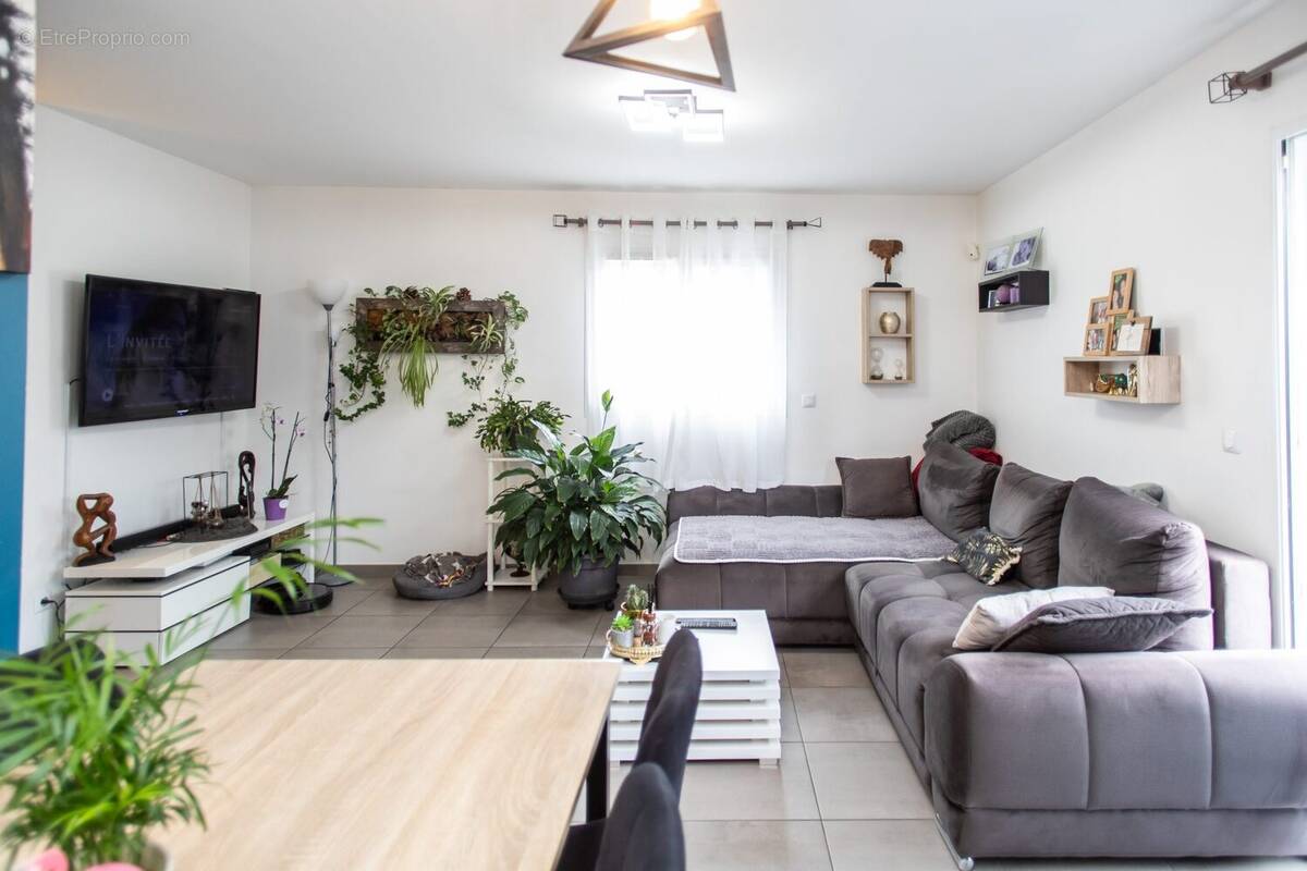 Appartement à DOUVAINE