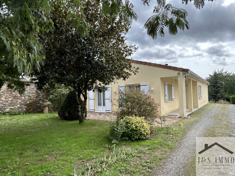 Maison à MONTEMBOEUF