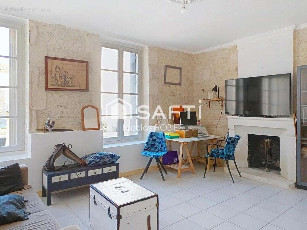 Maison 290 m² à Le Vanneau-Irleau  - photo 4