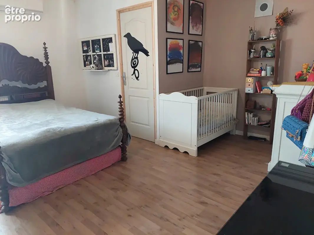 Maison plain-pied 223 m², 6 chambres, hangar et terrain constructible - photo 8