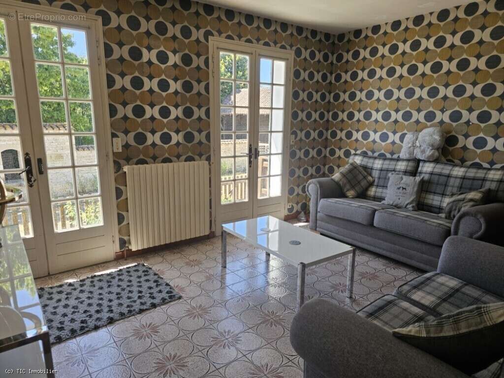 Beau Pavillon entre Ruffec et Sauzé-Vaussais - photo 7