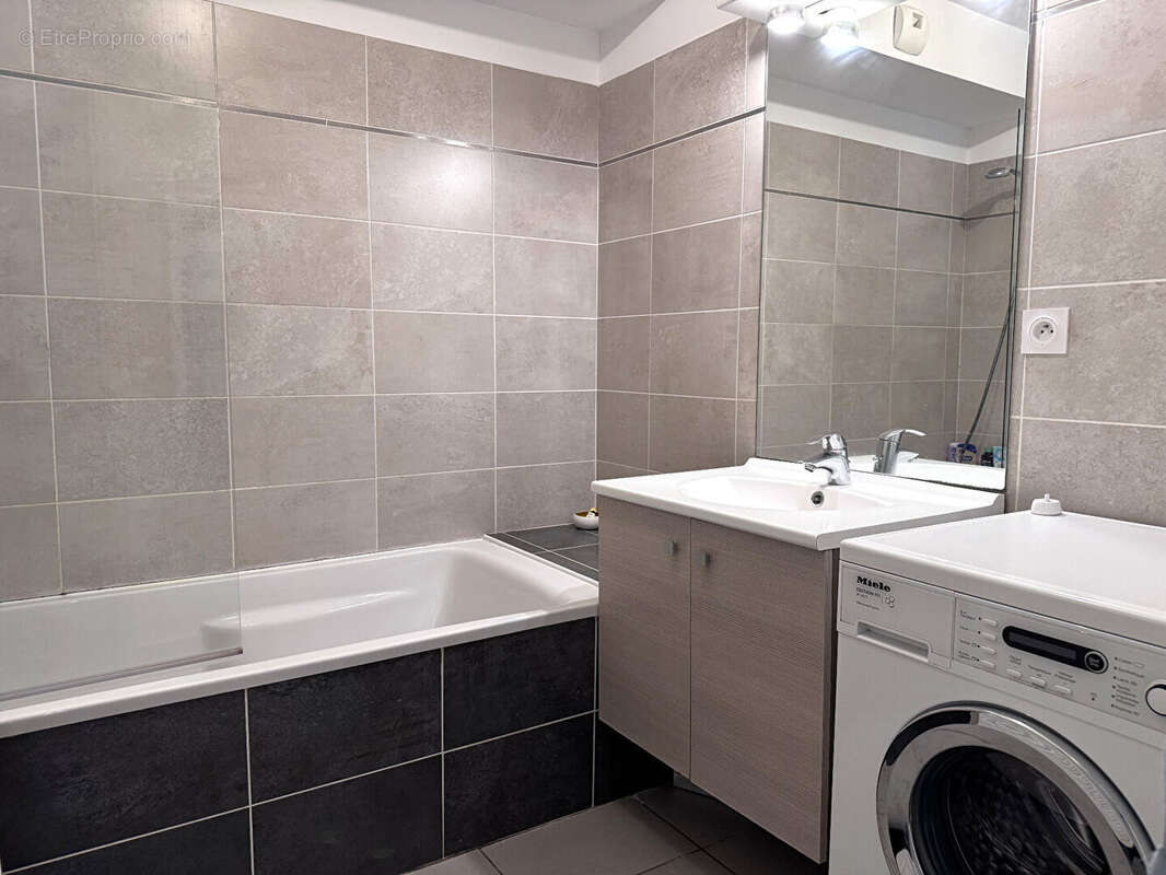 Appartement à VILLENEUVE-LES-AVIGNON