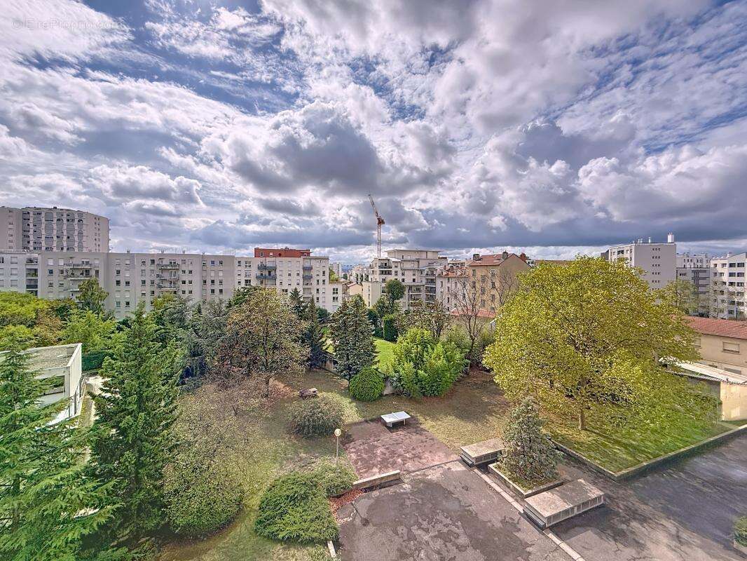 Appartement à LYON-8E
