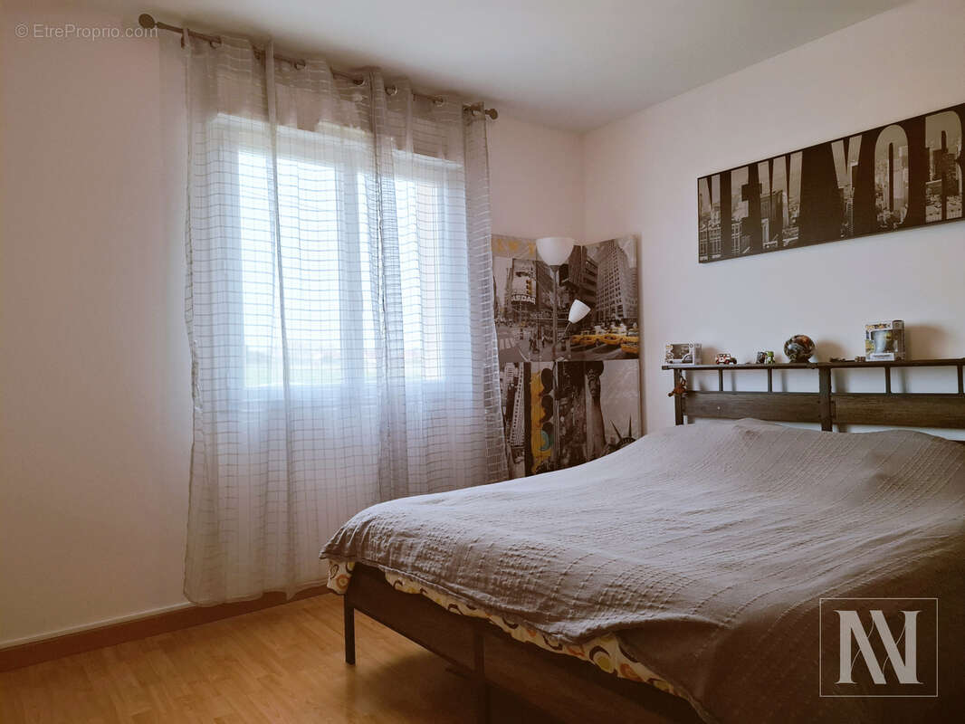 Maison à MONTSUZAIN